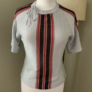 Sparkling short sleeve knit top with co-ordinating ribbon.